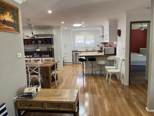 Cocina, OneWorldLove Garden in Woy Woy