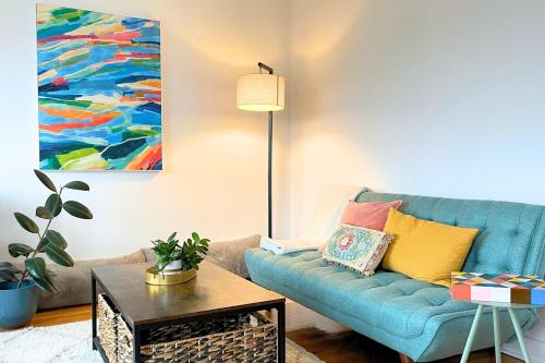 Riverside stay, 2 bedrooms, 1 office, free parking in LaSalle
