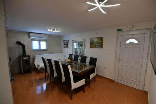 Iekārtas, Holiday home Hrvace - Split Riviera 7302 in Rumin