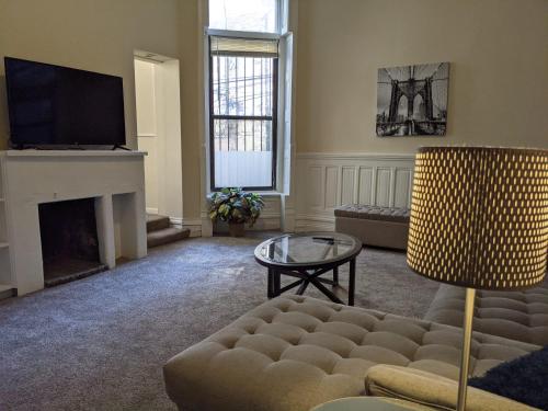 Downtown Vintage Chicago APT - image 2