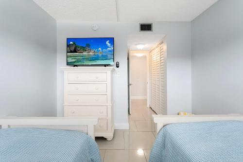 Chateau by the Sea - image 41