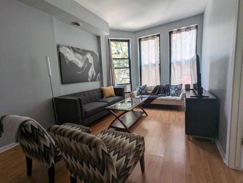 South Loop 4 Bedroom apt - image 9