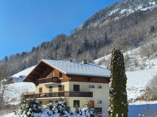Spacieux appartement 4 chambres avec balcon et WIFI, proche Chatel et La Chapelle - FR-1-692-113 in La Chapelle-d'Abondance