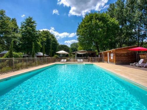 Mobil home confortable avec rampe d'accès - 4 personnes - API-1-52-921 (Mobil home confortable avec rampe d'acces - 4 personnes - API-1-52-921) in Grolejac