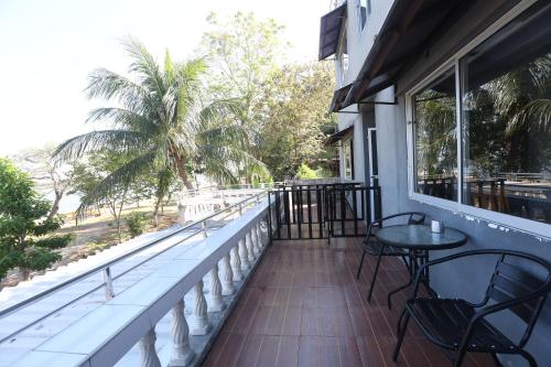 Funky Crab The River – Krabi, CO