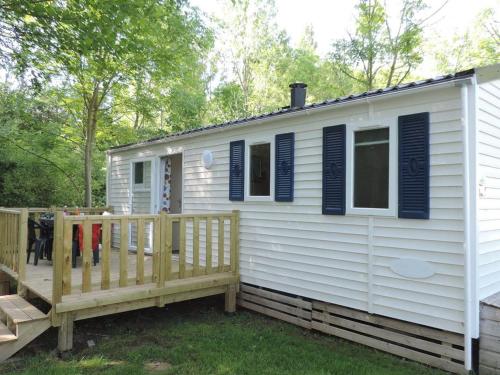 Mobil-home avec Terrasse pour 4 personnes - API-1-52-930 in Iljēra-Kombrē