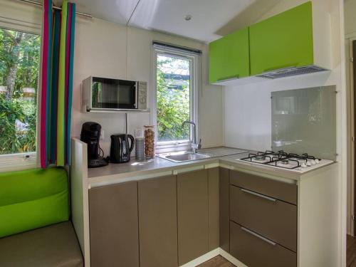 Mobil-home avec Terrasse, 6 personnes - API-1-52-926 in Grolejac