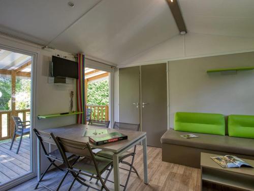 Mobil-home avec Terrasse, 6 personnes - API-1-52-926 in Grolejac