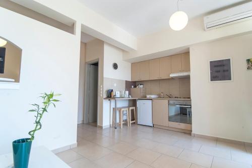 Thea Hotel - Studios & Suites