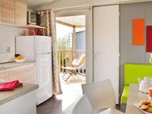 Mobil-home 38m² avec terrasse pour 6 personnes - API-1-52-1008 in 呂伊內