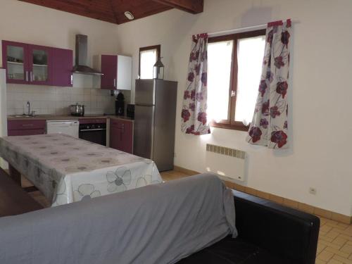 Gîte 85m² avec Terrasse, Cuisine équipée pour 8 pers. - API-1-52-1028 (Gite 85m² avec Terrasse, Cuisine equipee pour 8 pers. - API-1-52-1028) in Iljēra-Kombrē
