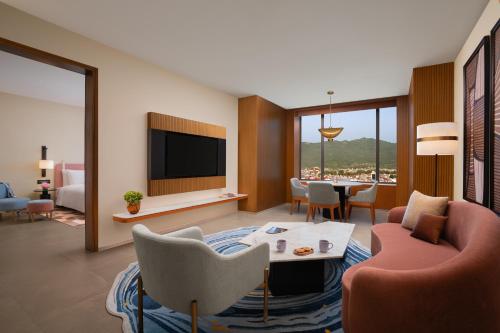 Suite, king, vistas a la colina