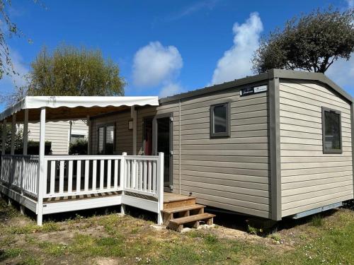 Mobil home confortable avec terrasse à Saint-Jean-de-Monts - API-1-52-1056