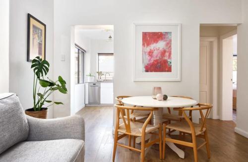 Manly Cosy Retreat - Short walk to beach - image 4