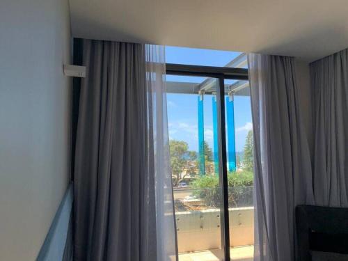 Bondi Luxury Apartment | Views | Parking - image 12