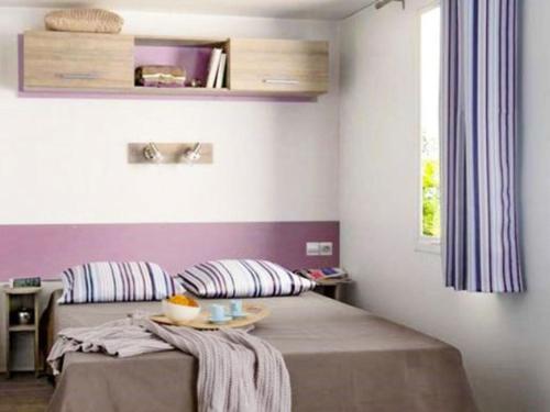 Mobil-home avec terrasse à Luynes - API-1-52-1072 (Mobil-home avec terrasse a Luynes - API-1-52-1072) in 呂伊內