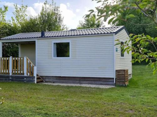 Mobil-home cosy avec terrasse à Loudéac - API-1-52-1116 - Camping - Loudéac