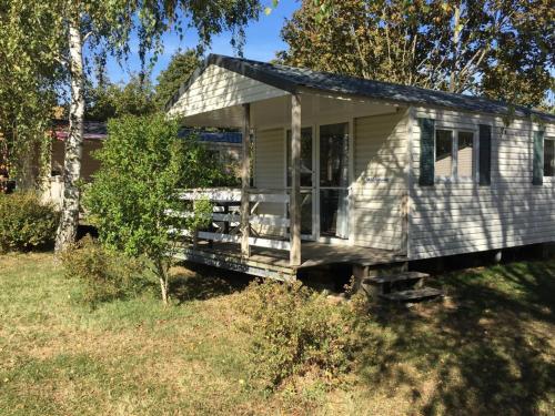 Mobil home confortable avec terrasse - API-1-52-1115 – khách sạn tại Luynes