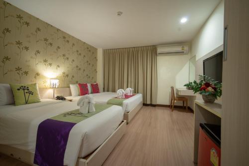 room detail thumbnail 1