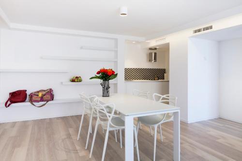 Sud Ibiza Suites - image 9