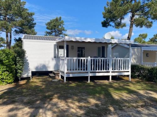Mobil-home avec Terrasse, 25m², 4 personnes - API-1-52-1127