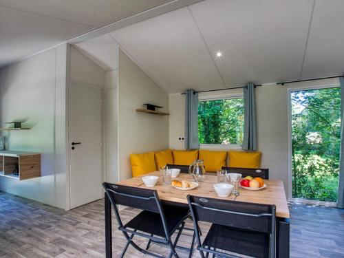 Mobil home avec terrasse pour 6 personnes, 2 chambres - API-1-52-1132 in Grolejac