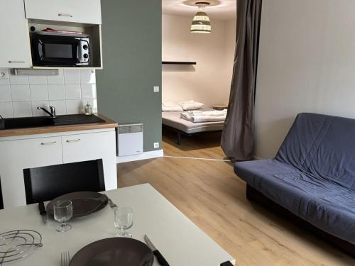 Appartement 28m² avec Terrasse et Cuisine Équipée - API-1-52-1157