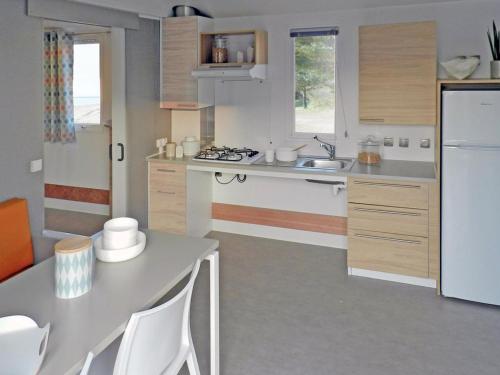 Mobil home avec terrasse pour 2 personnes - API-1-52-1158 in Luynes