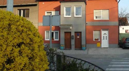 Celic Art Apartments - image 2
