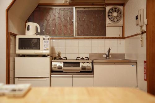 Green & Orange House - Economic APT in Tokyo Tranquil Block, with Direct Access to Ginza & Akihabara