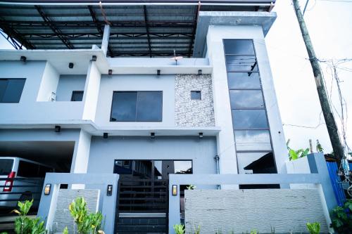 Exterior view, RedDoorz @ Kopinos Tourist Inn Hotel in Del Carmen