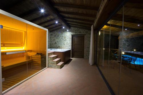 جاكوزي, Tenuta Angelici Winery Agriturismo Henni with pool sauna and jacuzzi Cortona in Cortoreggio