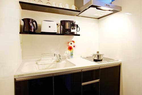 Japanese-Style Townhouse image 10