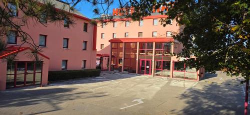 . Hôtel Siatel Besançon Chateaufarine