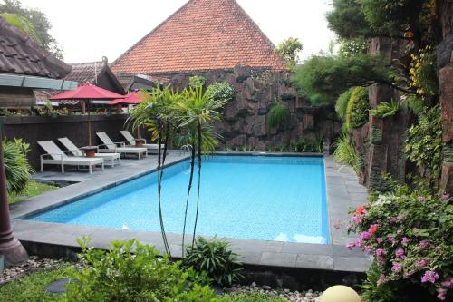 Basen, Prambanan Guesthouse near Imogiri Pine Forest