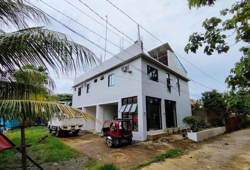 RedDoorz @ Elton Guesthouse - 숙소 외관