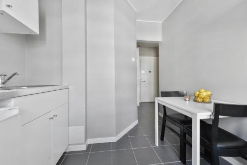 Kitchen, Forenom Serviced Apartments Oslo Rosenborg near Sushi Adamstuen