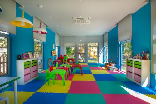 Bērnu klubs, Malama Beach Holiday Village in Paralimni