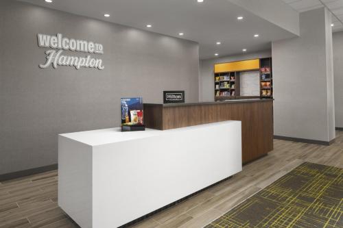 Hampton Inn & Suites by Hilton Somerset - 로비