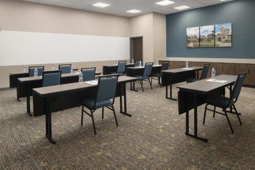 Hampton Inn & Suites by Hilton Somerset - 회의실/연회장
