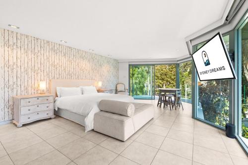 Sunlit Glasshouse Oasis with Private Pool in Double Bay