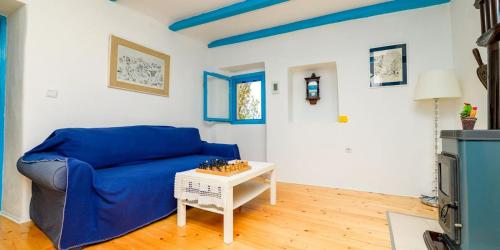 Losinj haus with pool - image 4