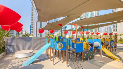 Walk to Dubai Mall Furnished Premium Amenities Dubai 