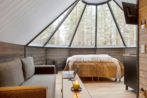 Private Aurora Samruam B Glass Roof Igloo - Accommodation - Sålla