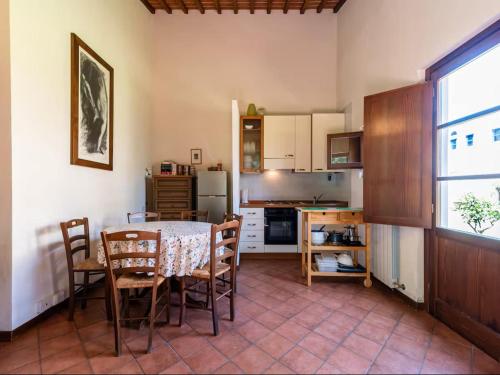 Tesis özellikleri, Apartment in Laterina with garden in Laterina