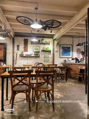 Restaurant, Rareheart Guesthouse in Kuala Terengganu