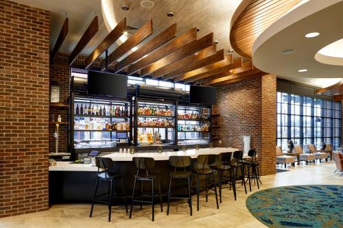 Archer Hotel Boston/Burlington - image 14