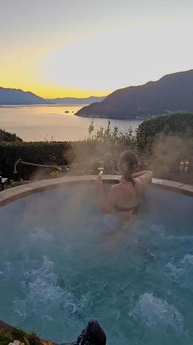 Private Eco Retreat for two Spa - Hot Tub - Design and Lake View in Maccagno Superiore