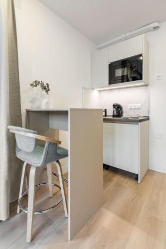 Square Rooms by Charming, cerca del aeropuerto y con un pequeño gimnasio (Square Rooms by Charming, cerca del aeropuerto y con un pequeno gimnasio) in Hortaleza
