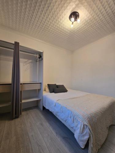 SWEET HOMES Cognac chambre privée confortable n1 (SWEET HOMES Cognac chambre privee confortable n1) in Chateaubernard